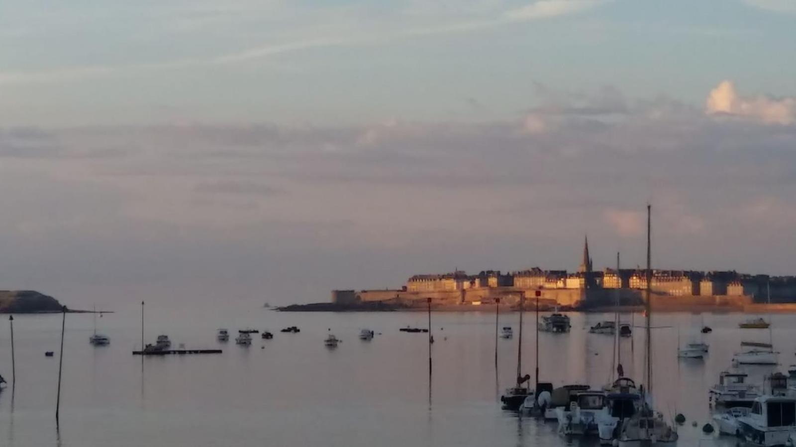 Loft Atypique Hyper Centre A 5Mn A Pied De La Plage De L'Ecluse 2 A 8 Personnes 迪纳尔 外观 照片